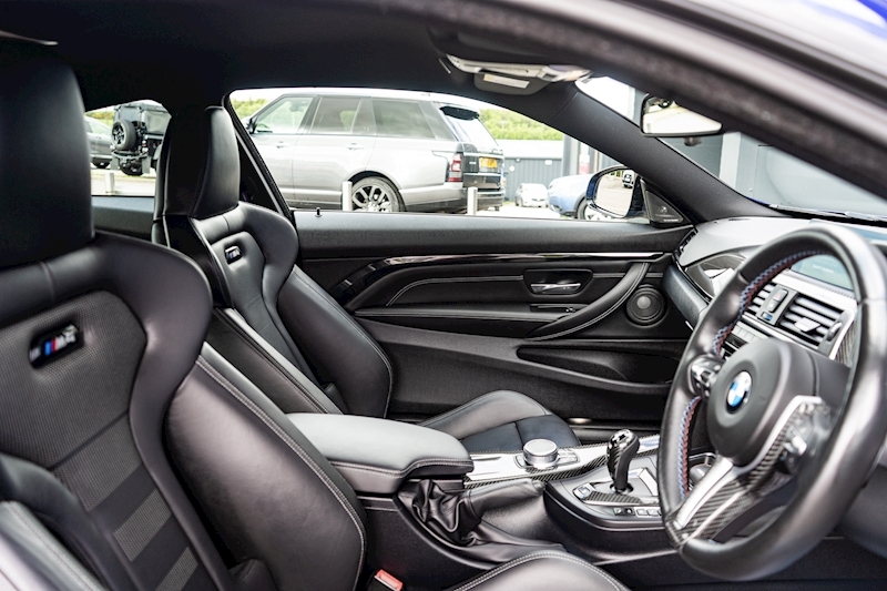 BMW M4 BiTurbo Competition - U3456