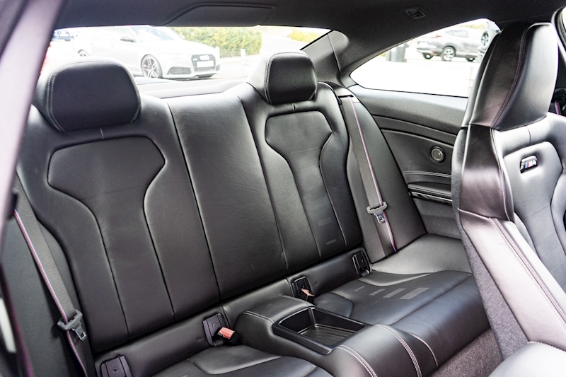 BMW M4 BiTurbo Competition - U3456