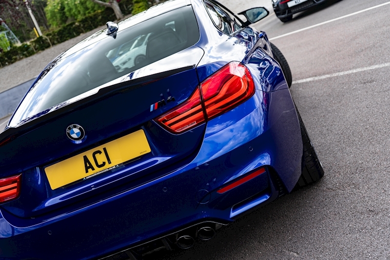 BMW M4 BiTurbo Competition - U3456