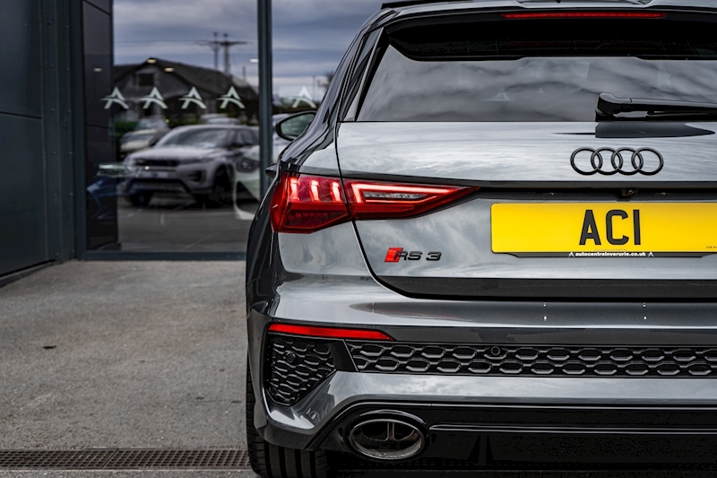 Audi 2.5 TFSI Vorsprung Sportback 5dr Petrol S Tronic quattro Euro 6 (s/s) (400 ps)