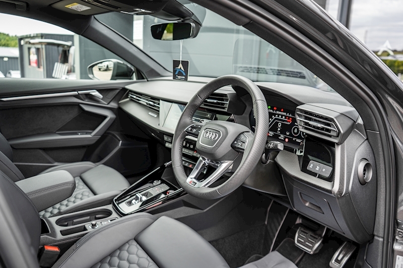 Audi 2.5 TFSI Vorsprung Sportback 5dr Petrol S Tronic quattro Euro 6 (s/s) (400 ps)