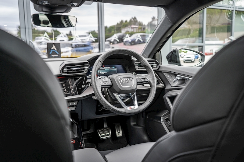 Audi 2.5 TFSI Vorsprung Sportback 5dr Petrol S Tronic quattro Euro 6 (s/s) (400 ps)