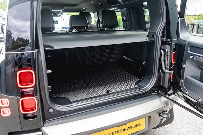 Land Rover 3.0 D300 MHEV X-Dynamic S SUV 5dr Diesel Auto 4WD Euro 6 (s/s) (300 ps)