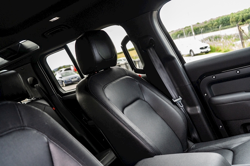 Land Rover 3.0 D300 MHEV X-Dynamic S SUV 5dr Diesel Auto 4WD Euro 6 (s/s) (300 ps)