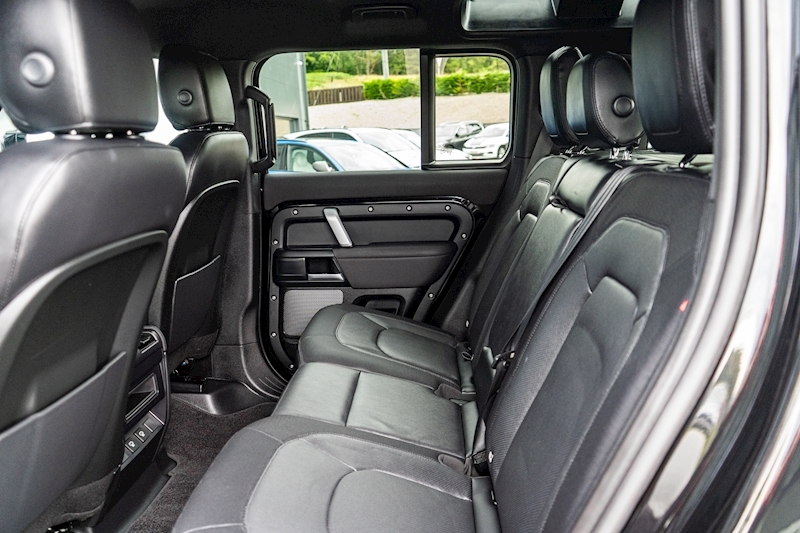 Land Rover 3.0 D300 MHEV X-Dynamic S SUV 5dr Diesel Auto 4WD Euro 6 (s/s) (300 ps)