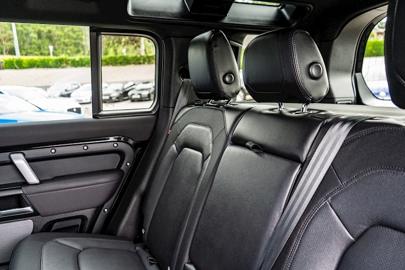 Land Rover 3.0 D300 MHEV X-Dynamic S SUV 5dr Diesel Auto 4WD Euro 6 (s/s) (300 ps)