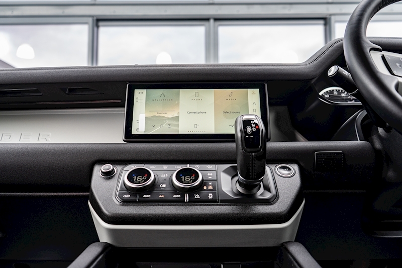 Land Rover 3.0 D300 MHEV X-Dynamic S SUV 5dr Diesel Auto 4WD Euro 6 (s/s) (300 ps)