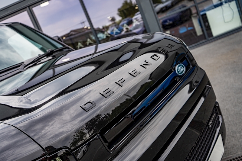 Land Rover Defender 110 D300 MHEV X-Dynamic HSE 3.0 5dr SUV Automatic Diesel