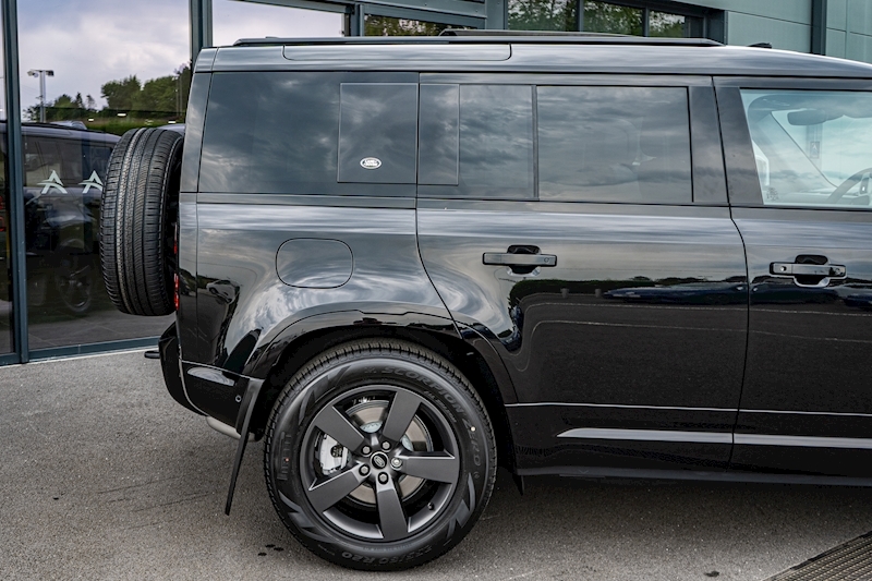 Land Rover Defender 110 D300 MHEV X-Dynamic HSE 3.0 5dr SUV Automatic Diesel