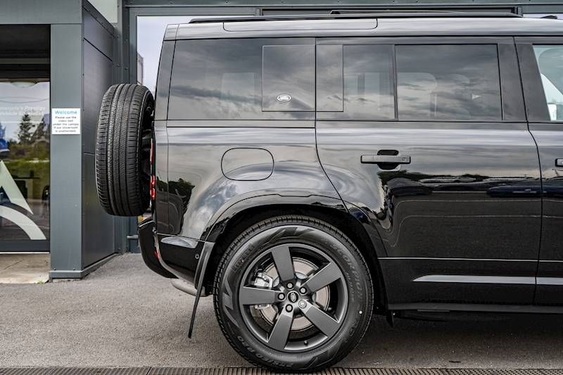 Land Rover Defender 110 D300 MHEV X-Dynamic HSE 3.0 5dr SUV Automatic Diesel
