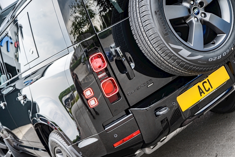 Land Rover Defender 110 D300 MHEV X-Dynamic HSE 3.0 5dr SUV Automatic Diesel