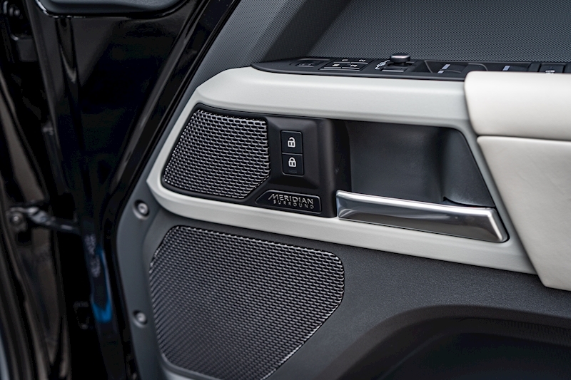 Land Rover Defender 110 D300 MHEV X-Dynamic HSE 3.0 5dr SUV Automatic Diesel