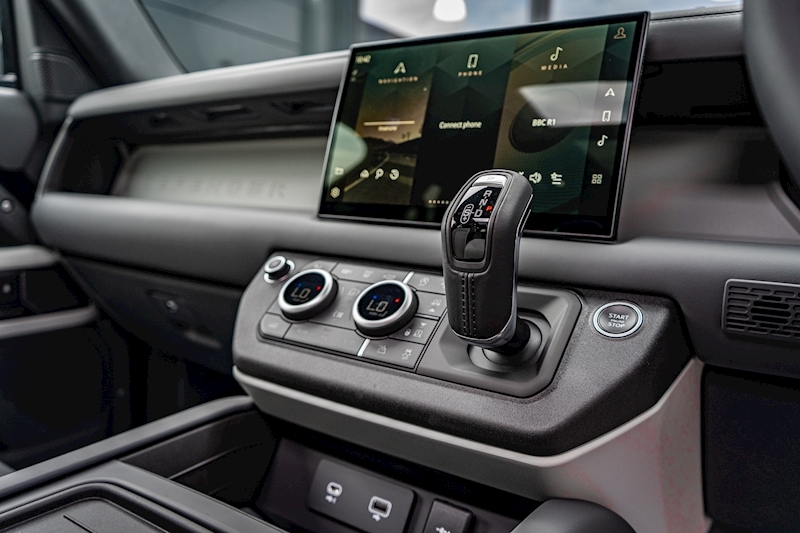 Land Rover Defender 110 D300 MHEV X-Dynamic HSE 3.0 5dr SUV Automatic Diesel