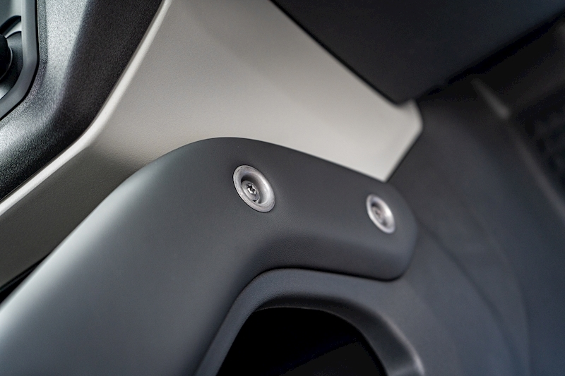 Land Rover Defender 110 D300 MHEV X-Dynamic HSE 3.0 5dr SUV Automatic Diesel