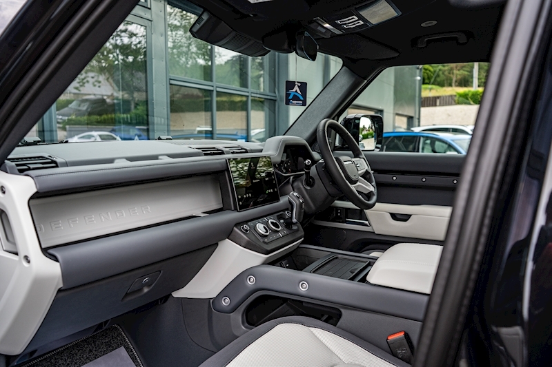 Land Rover Defender 110 D300 MHEV X-Dynamic HSE 3.0 5dr SUV Automatic Diesel