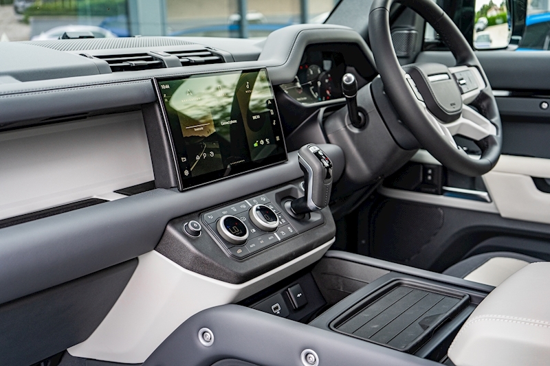 Land Rover Defender 110 D300 MHEV X-Dynamic HSE 3.0 5dr SUV Automatic Diesel