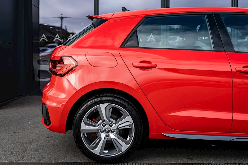 Audi 2.0 TFSI 40 S line Competition Sportback 5dr Petrol S Tronic Euro 6 (s/s) (200 ps)