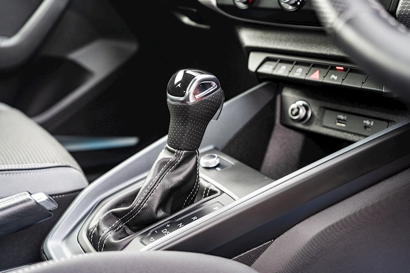 Audi 2.0 TFSI 40 S line Competition Sportback 5dr Petrol S Tronic Euro 6 (s/s) (200 ps)