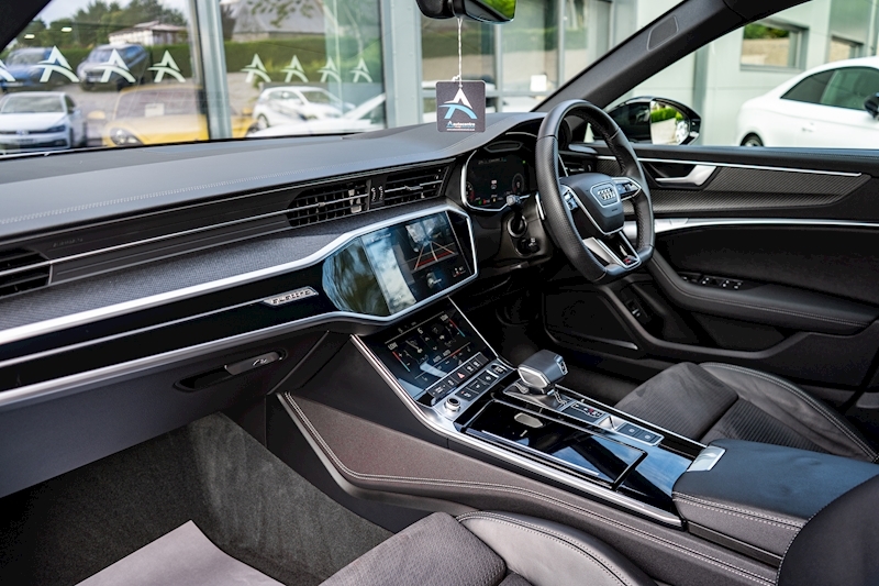 Audi 2.0 TFSI 45 Black Edition Estate 5dr Petrol S Tronic quattro Euro 6 (s/s) (265 ps)