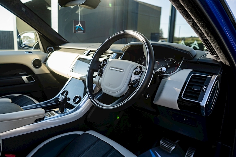 Land Rover 3.0 SD V6 Autobiography Dynamic SUV 5dr Diesel Auto 4WD Euro 6 (s/s) (306 ps)