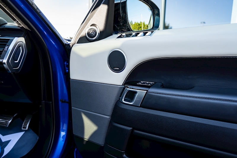 Land Rover 3.0 SD V6 Autobiography Dynamic SUV 5dr Diesel Auto 4WD Euro 6 (s/s) (306 ps)