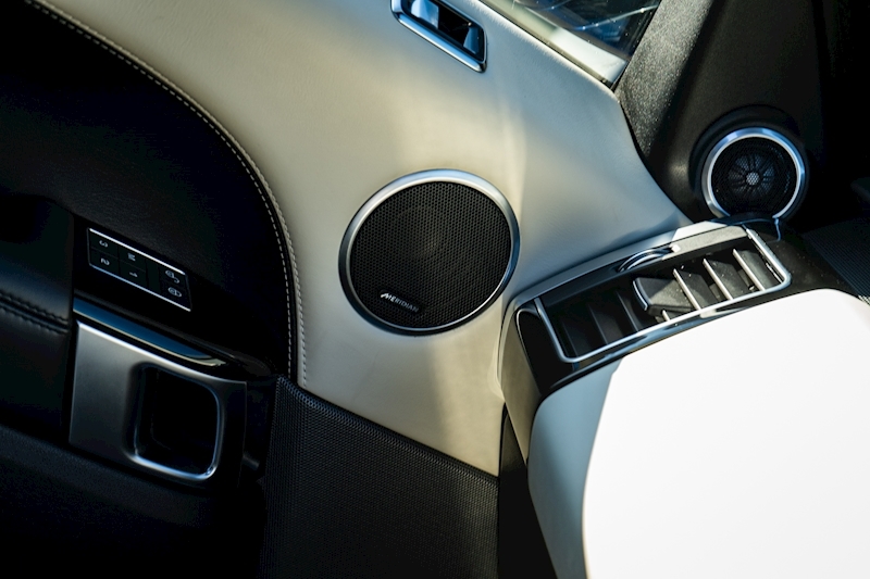 Land Rover 3.0 SD V6 Autobiography Dynamic SUV 5dr Diesel Auto 4WD Euro 6 (s/s) (306 ps)