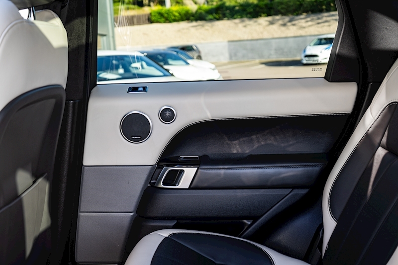 Land Rover 3.0 SD V6 Autobiography Dynamic SUV 5dr Diesel Auto 4WD Euro 6 (s/s) (306 ps)