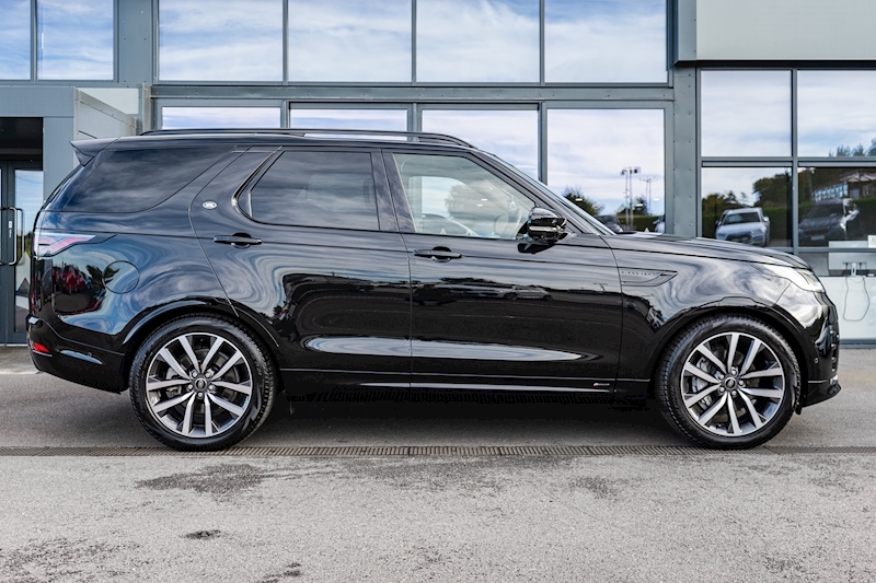 Land Rover 3.0 D300 MHEV R-Dynamic SE SUV 5dr Diesel Auto 4WD Euro 6 (s/s) (300 ps)