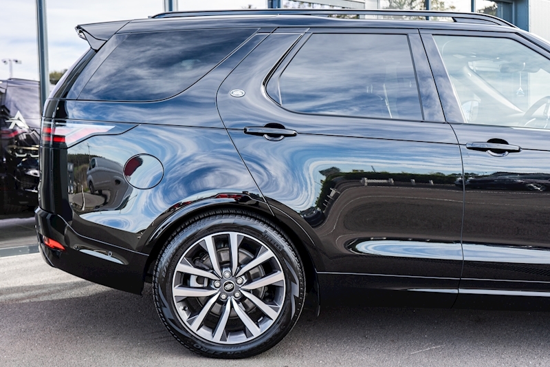 Land Rover 3.0 D300 MHEV R-Dynamic SE SUV 5dr Diesel Auto 4WD Euro 6 (s/s) (300 ps)