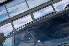 Land Rover 3.0 D300 MHEV R-Dynamic SE SUV 5dr Diesel Auto 4WD Euro 6 (s/s) (300 ps)