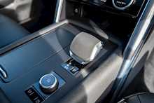 Land Rover 3.0 D300 MHEV R-Dynamic SE SUV 5dr Diesel Auto 4WD Euro 6 (s/s) (300 ps)