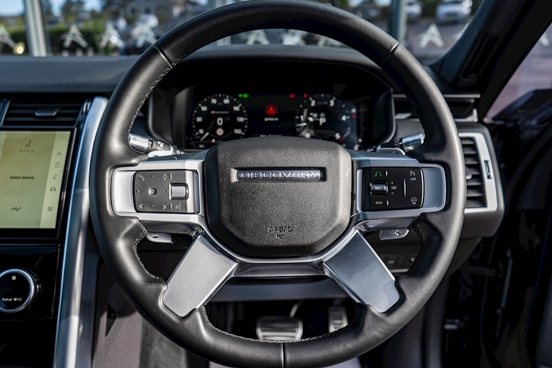 Land Rover 3.0 D300 MHEV R-Dynamic SE SUV 5dr Diesel Auto 4WD Euro 6 (s/s) (300 ps)