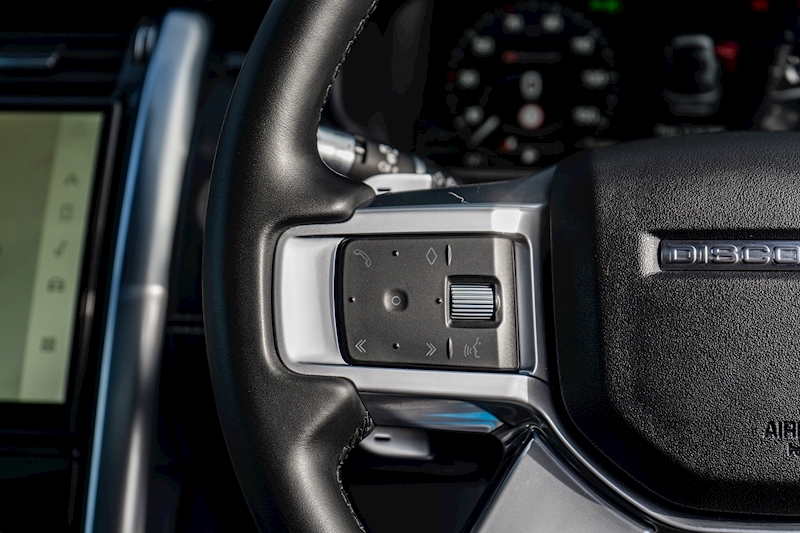 Land Rover 3.0 D300 MHEV R-Dynamic SE SUV 5dr Diesel Auto 4WD Euro 6 (s/s) (300 ps)