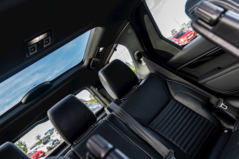 Land Rover 3.0 D300 MHEV R-Dynamic SE SUV 5dr Diesel Auto 4WD Euro 6 (s/s) (300 ps)