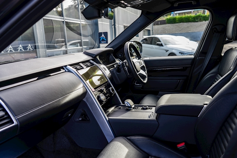 Land Rover 3.0 D300 MHEV R-Dynamic SE SUV 5dr Diesel Auto 4WD Euro 6 (s/s) (300 ps)