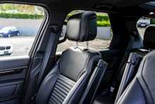 Land Rover 3.0 D300 MHEV R-Dynamic SE SUV 5dr Diesel Auto 4WD Euro 6 (s/s) (300 ps)