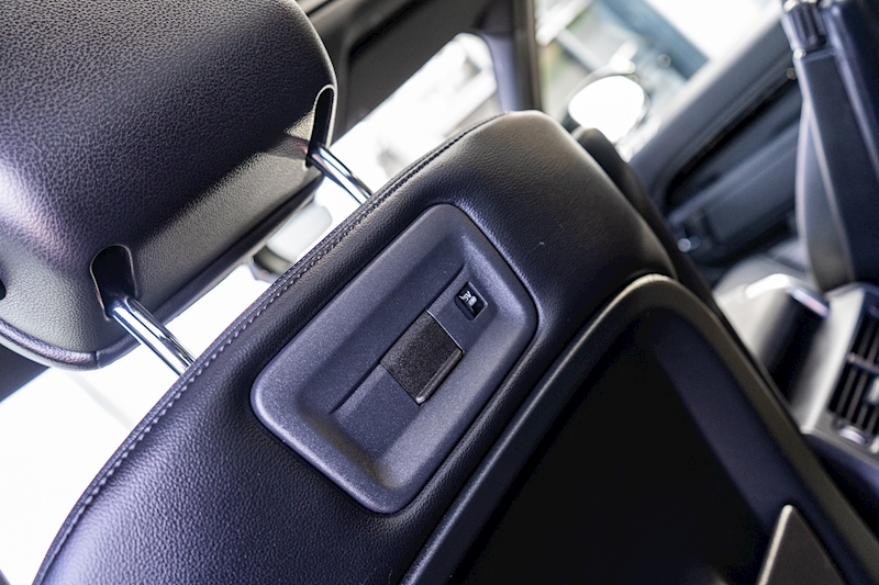 Land Rover 3.0 D300 MHEV R-Dynamic SE SUV 5dr Diesel Auto 4WD Euro 6 (s/s) (300 ps)