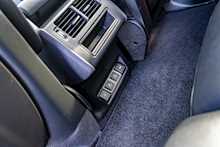 Land Rover 3.0 D300 MHEV R-Dynamic SE SUV 5dr Diesel Auto 4WD Euro 6 (s/s) (300 ps)