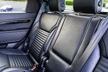 Land Rover 3.0 D300 MHEV R-Dynamic SE SUV 5dr Diesel Auto 4WD Euro 6 (s/s) (300 ps)