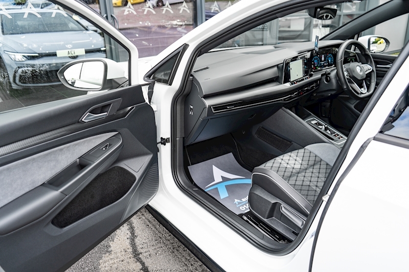 Volkswagen 2.0 TDI R-Line Hatchback 5dr Diesel DSG Euro 6 (s/s) (150 ps)