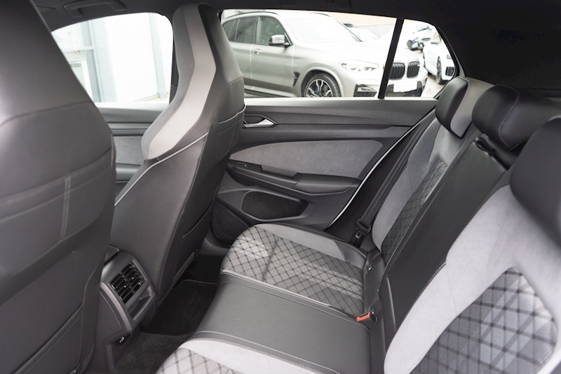 Volkswagen 2.0 TDI R-Line Hatchback 5dr Diesel DSG Euro 6 (s/s) (150 ps)