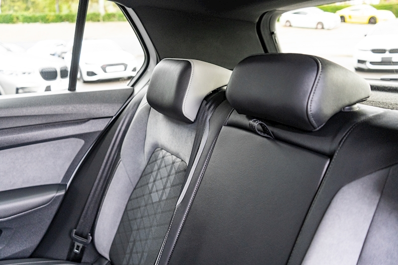 Volkswagen 2.0 TDI R-Line Hatchback 5dr Diesel DSG Euro 6 (s/s) (150 ps)