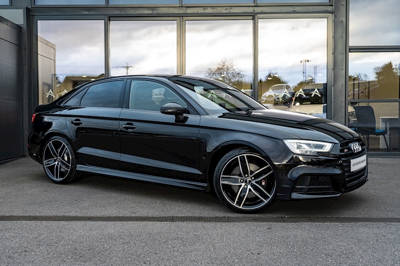 Audi 2.0 TFSI Black Edition Saloon 4dr Petrol S Tronic quattro Euro 6 (s/s) (310 ps)
