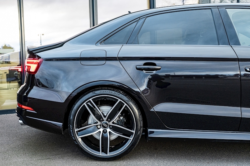 Audi 2.0 TFSI Black Edition Saloon 4dr Petrol S Tronic quattro Euro 6 (s/s) (310 ps)