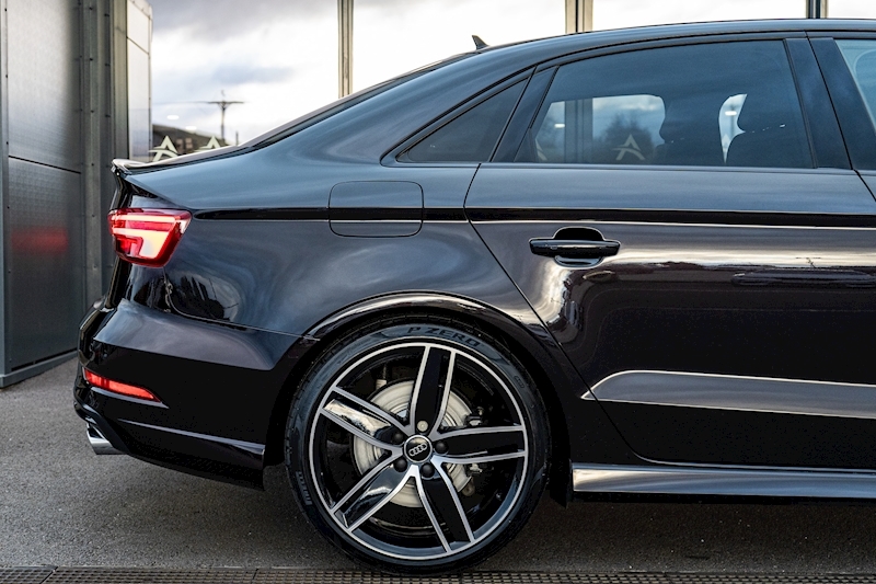 Audi 2.0 TFSI Black Edition Saloon 4dr Petrol S Tronic quattro Euro 6 (s/s) (310 ps)