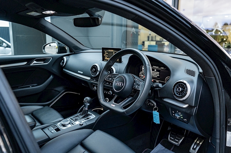 Audi 2.0 TFSI Black Edition Saloon 4dr Petrol S Tronic quattro Euro 6 (s/s) (310 ps)