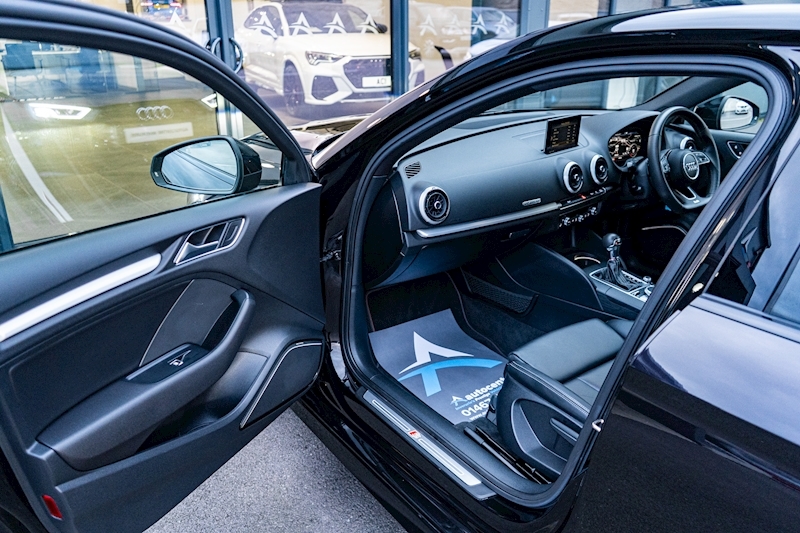 Audi 2.0 TFSI Black Edition Saloon 4dr Petrol S Tronic quattro Euro 6 (s/s) (310 ps)