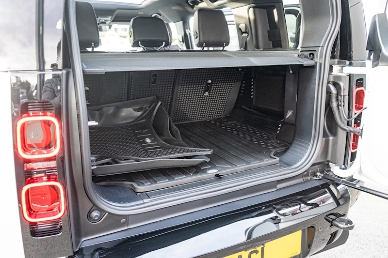 Land Rover D300 MHEV X-Dynamic SE 3.0 5dr SUV Automatic Diesel