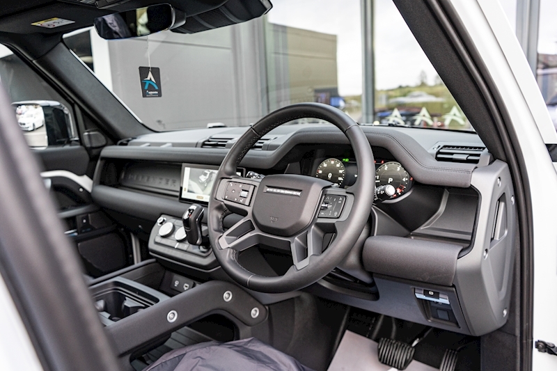 Land Rover D300 MHEV X-Dynamic SE 3.0 5dr SUV Automatic Diesel