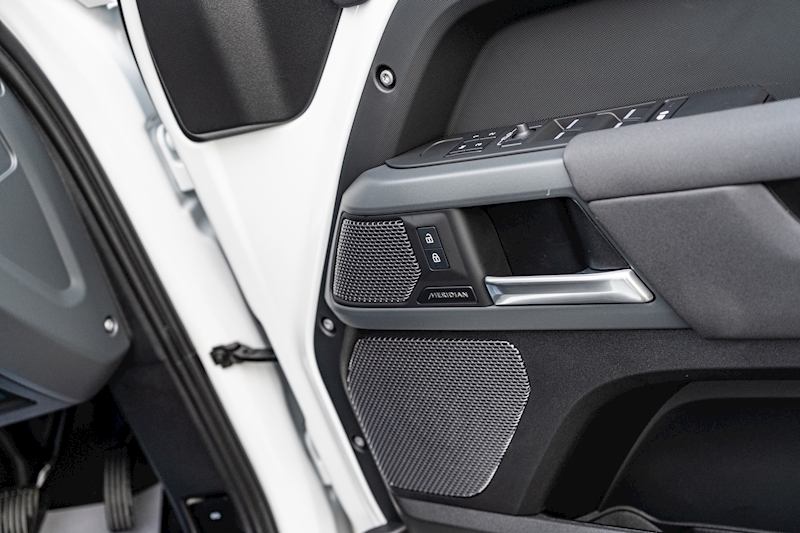 Land Rover D300 MHEV X-Dynamic SE 3.0 5dr SUV Automatic Diesel